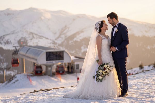 Uludağ Teleferik (Cable Car) & Lower Slopes wedding photography Uludağ Teleferik (Cable Car) & Lower Slopes wedding photography Bursa