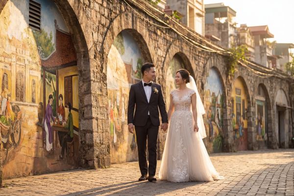Wedding photography Hanoi - Phung Hung Mural Street