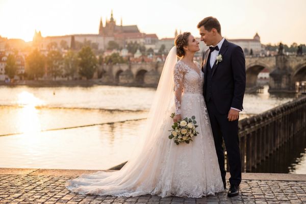 Mánes Bridge wedding photography Mánes Bridge wedding photography Prague