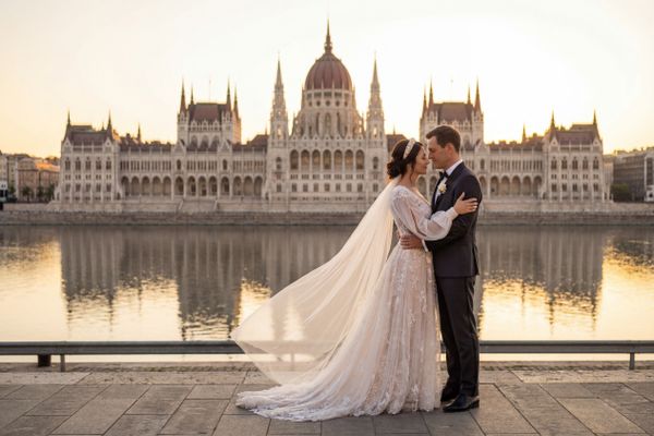 Hungarian Parliament Building (Országház) wedding photography Hungarian Parliament Building (Országház) wedding photography Budapest