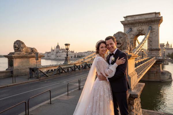 Széchenyi Chain Bridge (Széchenyi Lánchíd) wedding photography Széchenyi Chain Bridge (Széchenyi Lánchíd) wedding photography Budapest