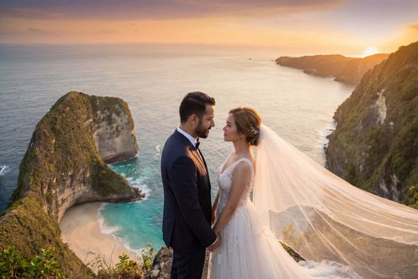 Nusa Penida Cliffs (Kelingking Beach Viewpoint) wedding photography Nusa Penida Cliffs (Kelingking Beach Viewpoint) wedding photography Bali