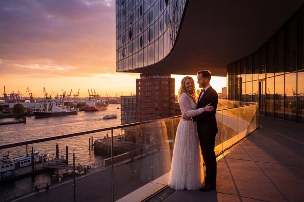 Wedding photography Hamburg - Elbphilharmonie Plaza