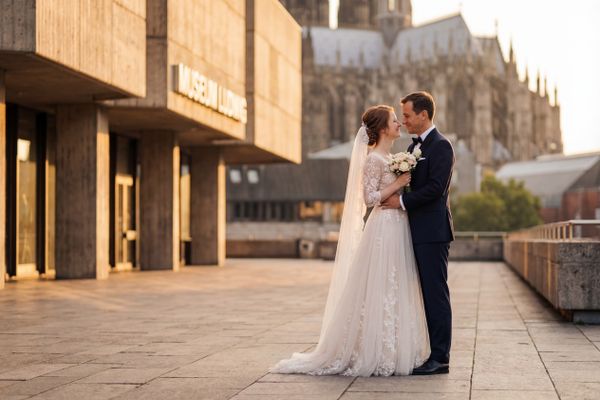 Museum Ludwig / Philharmonie Forecourt wedding photography Museum Ludwig / Philharmonie Forecourt wedding photography Cologne