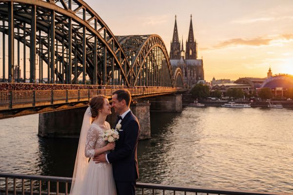 Rhine River Promenade wedding photography Rhine River Promenade wedding photography Cologne