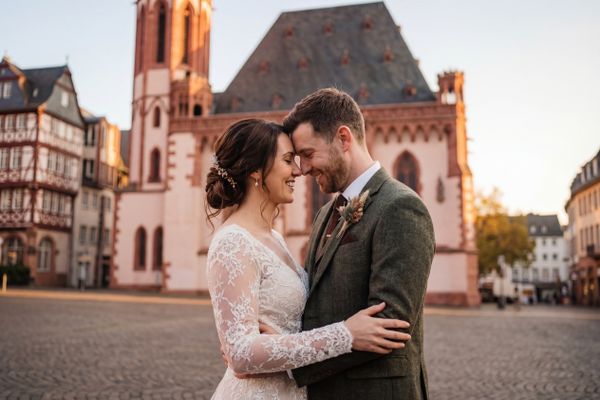 Frankfurt Cathedral (Dom St. Bartholomäus) wedding photography Frankfurt Cathedral (Dom St. Bartholomäus) wedding photography Frankfurt