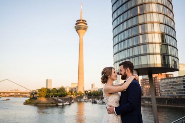 Rheinturm (Rhine Tower) wedding photography Rheinturm (Rhine Tower) wedding photography Düsseldorf