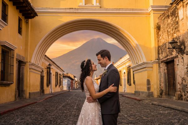 Santa Catalina Arch (Arco de Santa Catalina) wedding photography Santa Catalina Arch (Arco de Santa Catalina) wedding photography Antigua Guatemala