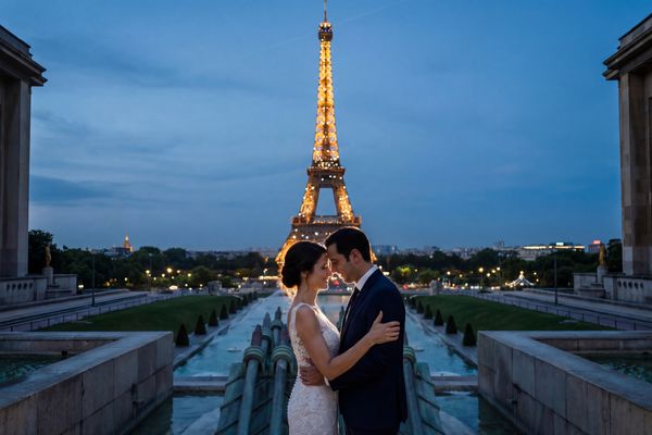 Eiffel Tower (Champ de Mars & Trocadéro) wedding photography Eiffel Tower (Champ de Mars & Trocadéro) wedding photography Paris