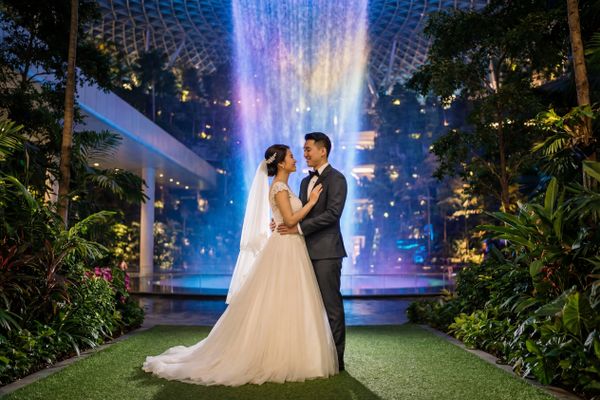 Jewel Changi Airport (Rain Vortex) wedding photography Jewel Changi Airport (Rain Vortex) wedding photography Singapore