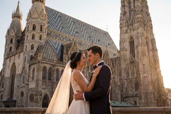 St. Stephen's Cathedral (Stephansdom) wedding photography St. Stephen's Cathedral (Stephansdom) wedding photography Vienna