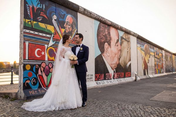 East Side Gallery wedding photography East Side Gallery wedding photography Berlin