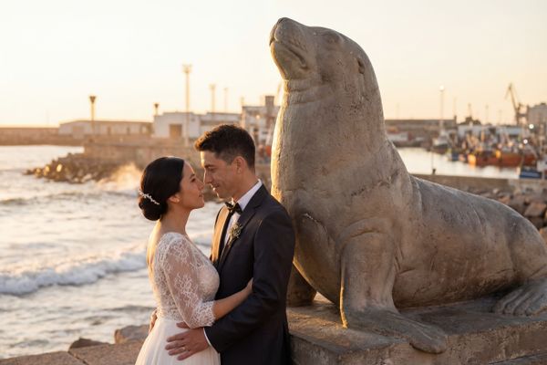 Wedding photography Mar del Plata - Puerto de Mar del Plata (Lobo Marino Sculpture)